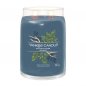Preview: Bayside Cedar 567g Signature Duftkerze angezündet 1629980E Yankee Candle®